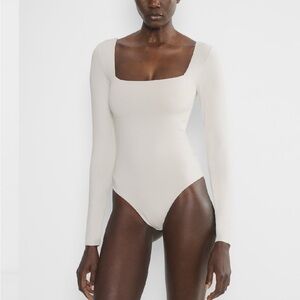 Aritzia Cream Original Contour Squareneck Bodysuit Womens size M